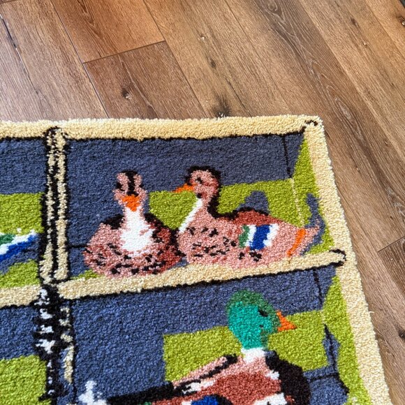 Large MCM Hooked Duck Rug - Picture 8 of 17